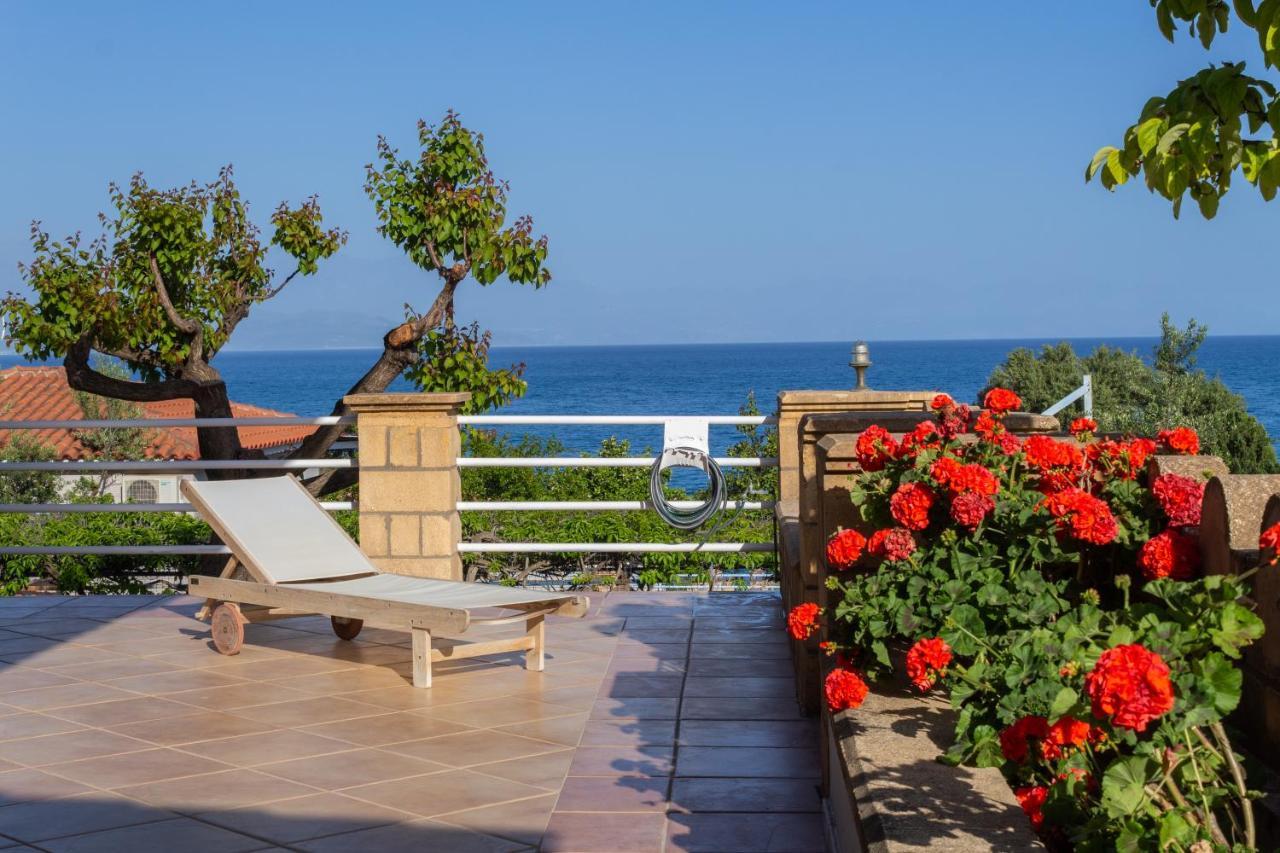 Alexandros Seaside Family Apartments & Villas - Paradise, 7' From Petalidi Kalamaki (Messinia) Exterior foto