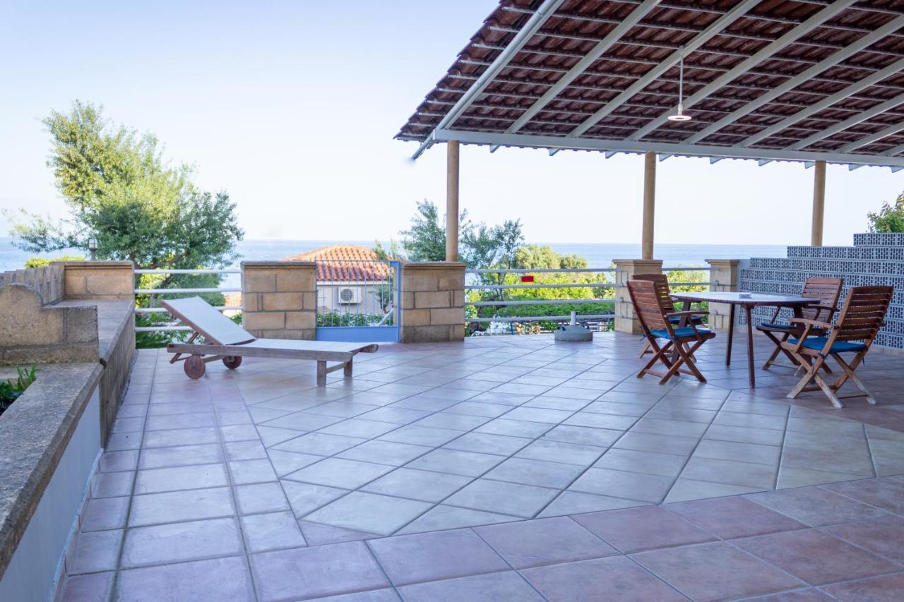 Alexandros Seaside Family Apartments & Villas - Paradise, 7' From Petalidi Kalamaki (Messinia) Exterior foto