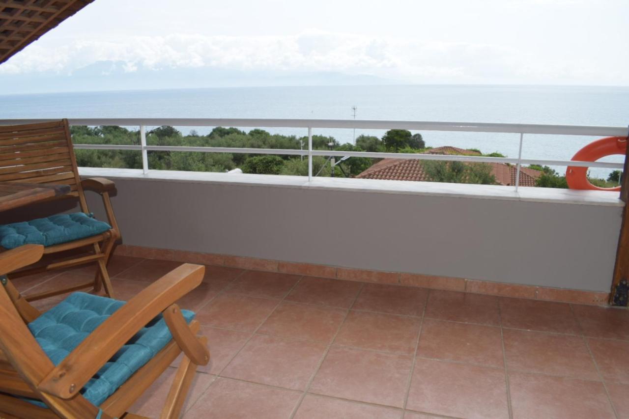Alexandros Seaside Family Apartments & Villas - Paradise, 7' From Petalidi Kalamaki (Messinia) Exterior foto