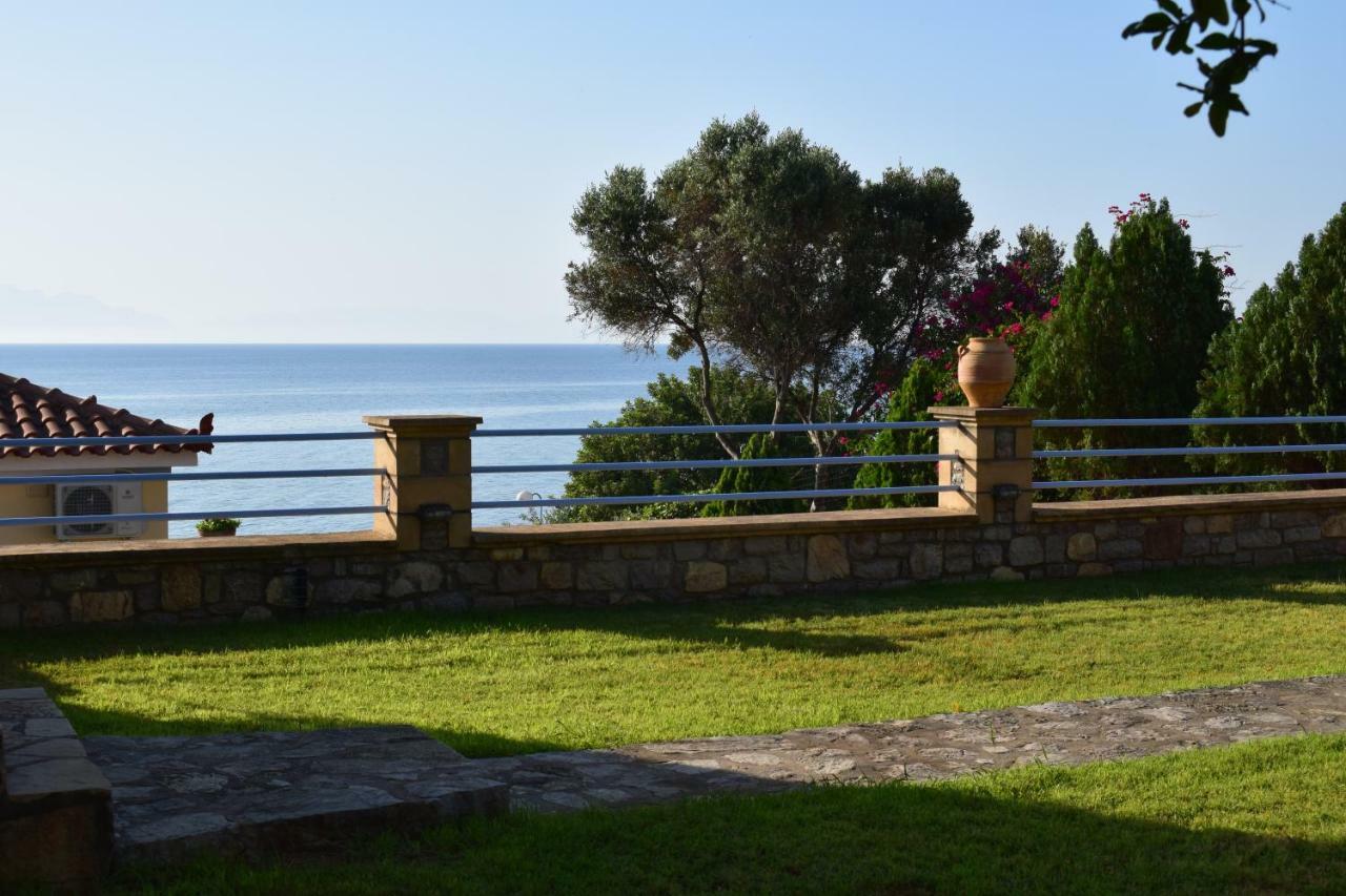 Alexandros Seaside Family Apartments & Villas - Paradise, 7' From Petalidi Kalamaki (Messinia) Exterior foto
