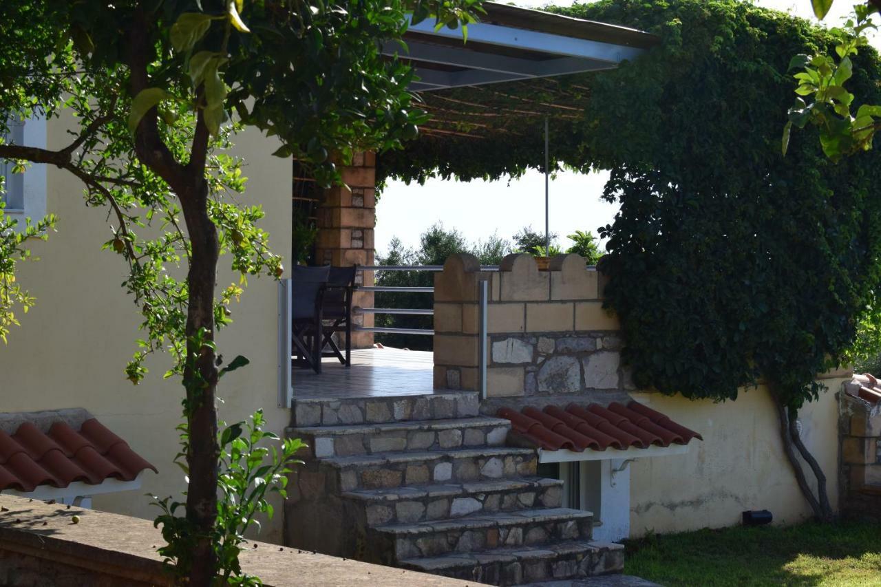 Alexandros Seaside Family Apartments & Villas - Paradise, 7' From Petalidi Kalamaki (Messinia) Exterior foto