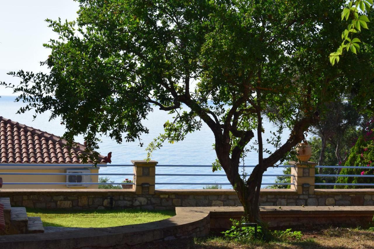 Alexandros Seaside Family Apartments & Villas - Paradise, 7' From Petalidi Kalamaki (Messinia) Exterior foto