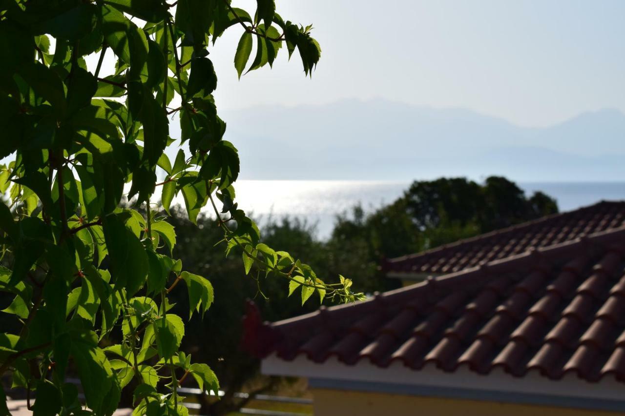 Alexandros Seaside Family Apartments & Villas - Paradise, 7' From Petalidi Kalamaki (Messinia) Exterior foto