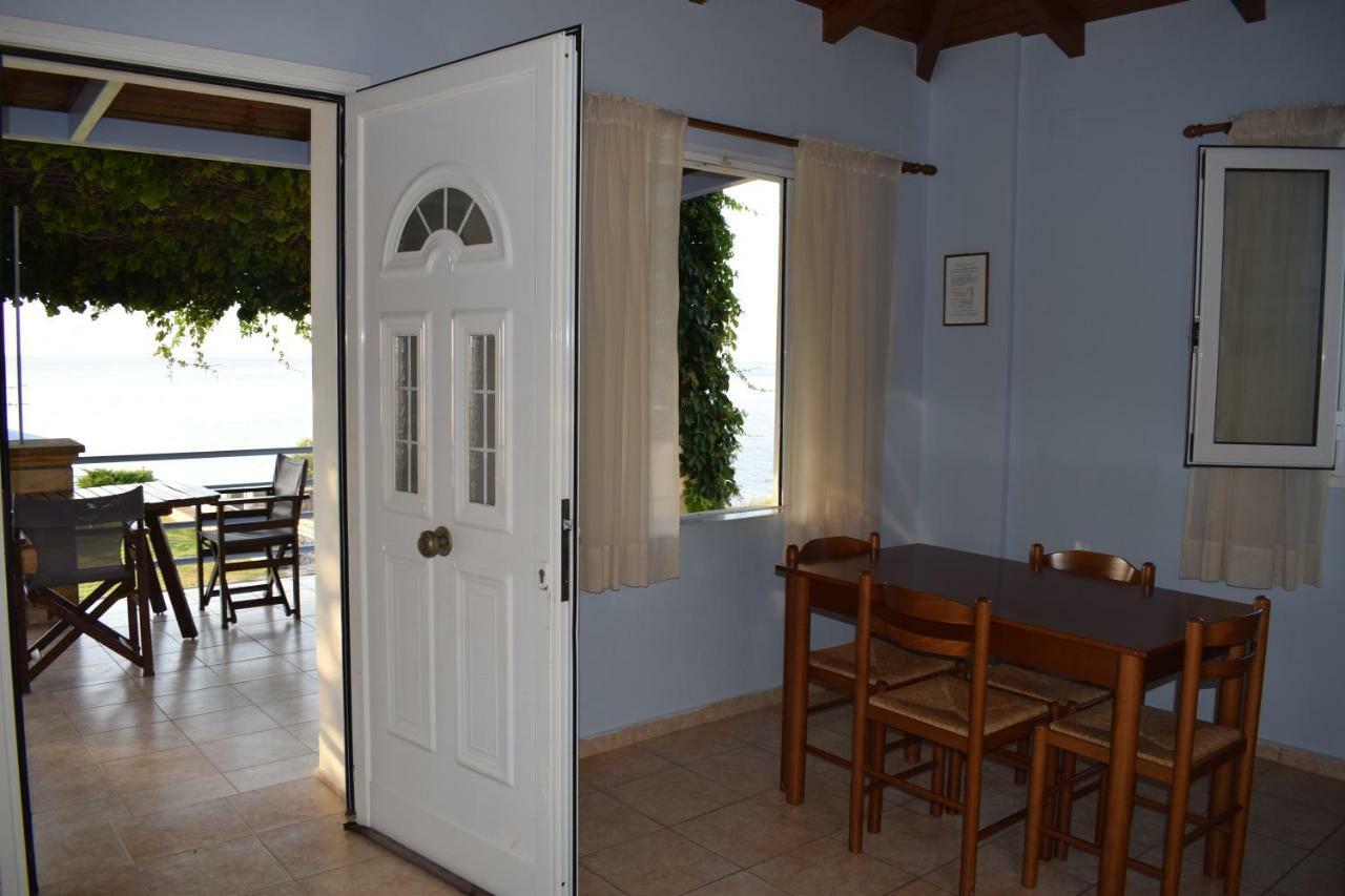 Alexandros Seaside Family Apartments & Villas - Paradise, 7' From Petalidi Kalamaki (Messinia) Exterior foto