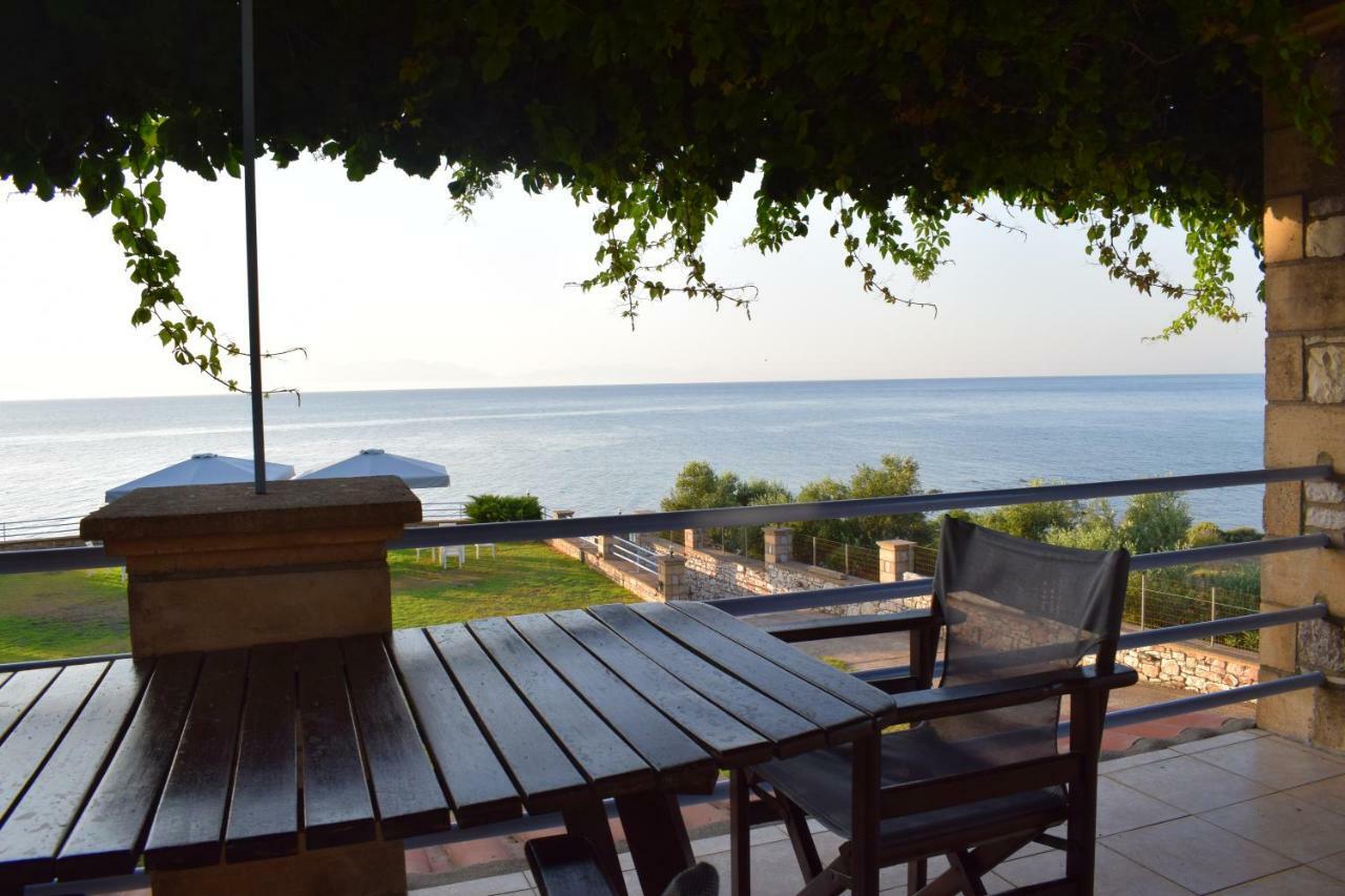 Alexandros Seaside Family Apartments & Villas - Paradise, 7' From Petalidi Kalamaki (Messinia) Exterior foto
