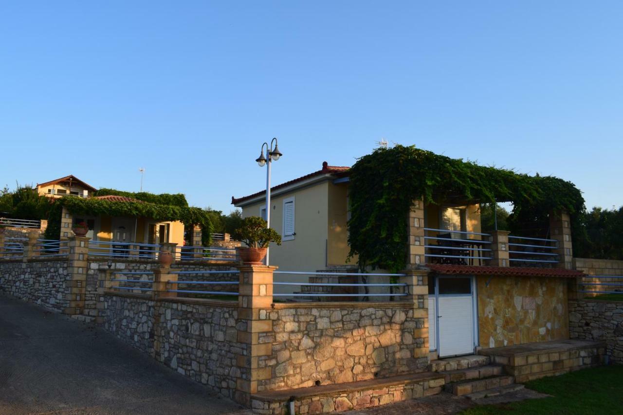 Alexandros Seaside Family Apartments & Villas - Paradise, 7' From Petalidi Kalamaki (Messinia) Exterior foto