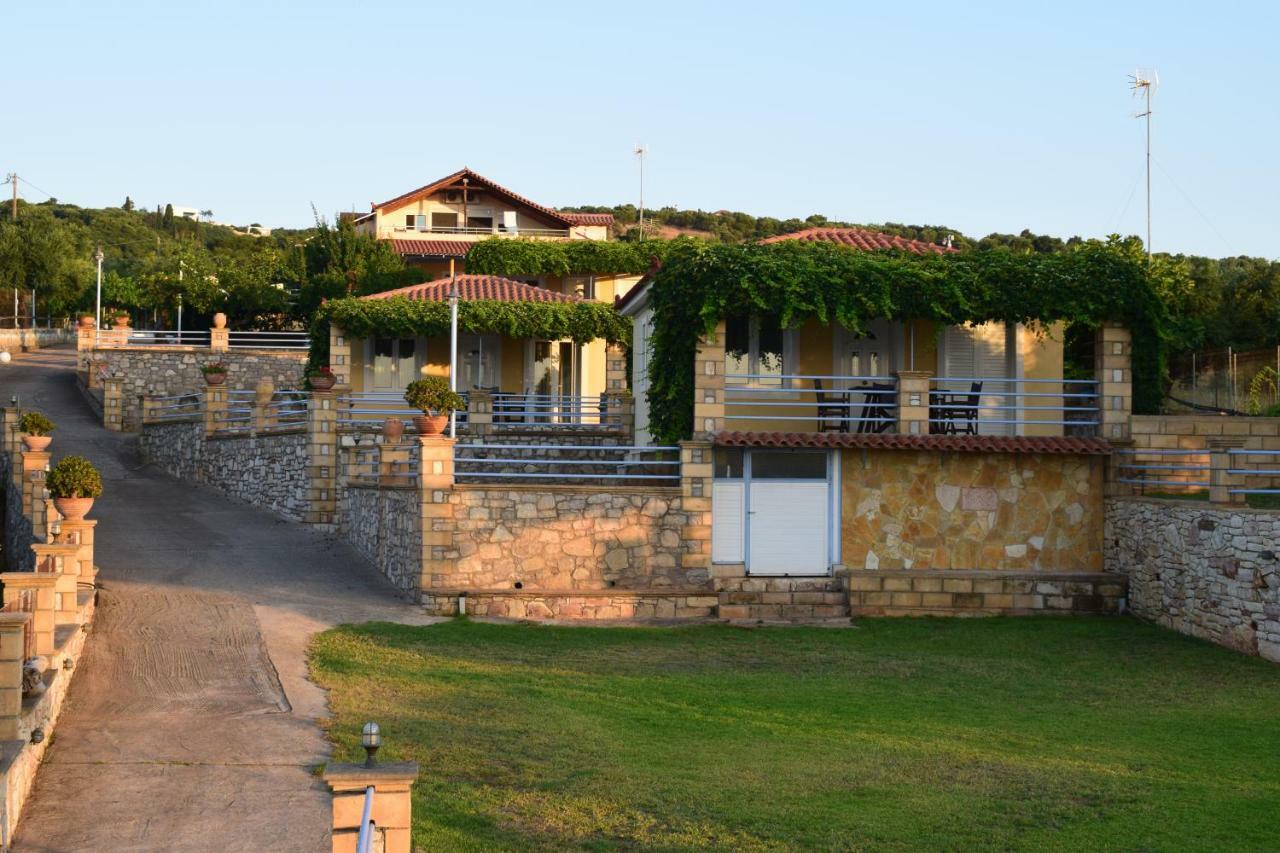 Alexandros Seaside Family Apartments & Villas - Paradise, 7' From Petalidi Kalamaki (Messinia) Exterior foto