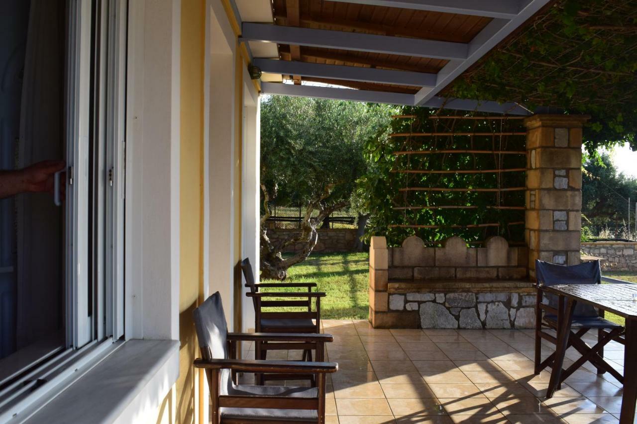 Alexandros Seaside Family Apartments & Villas - Paradise, 7' From Petalidi Kalamaki (Messinia) Exterior foto