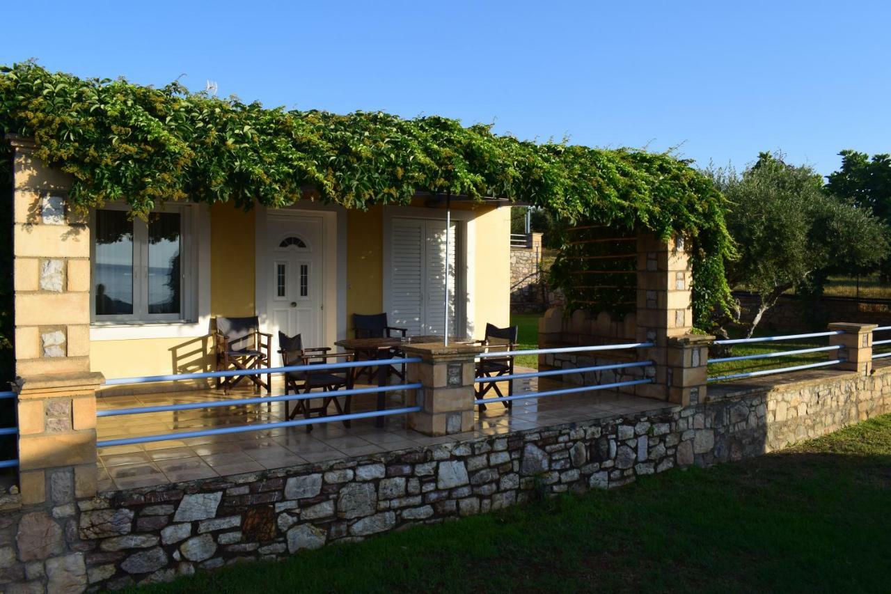 Alexandros Seaside Family Apartments & Villas - Paradise, 7' From Petalidi Kalamaki (Messinia) Exterior foto