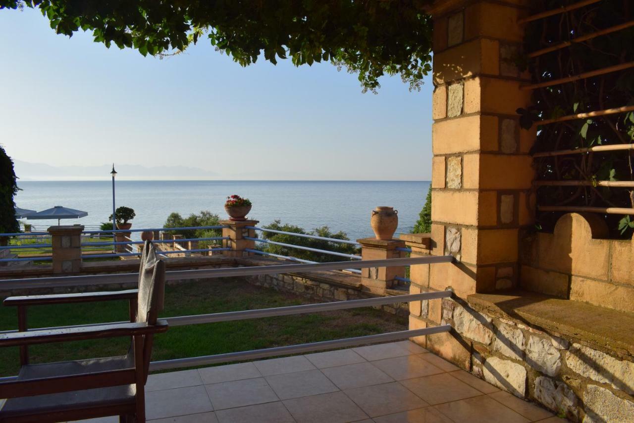 Alexandros Seaside Family Apartments & Villas - Paradise, 7' From Petalidi Kalamaki (Messinia) Exterior foto